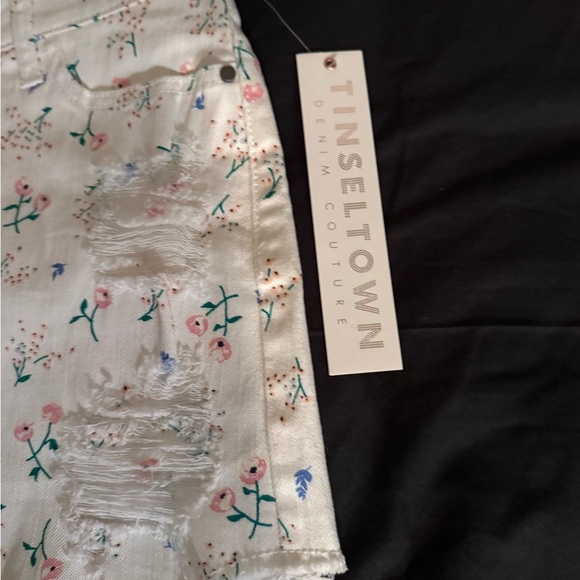 Tinseltown Floral White Mini Skirt - Picture 4 of 6